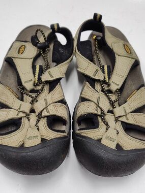 Keen Beige and Black Closed-Toe Outdoor Sandals Size 37.5 EU